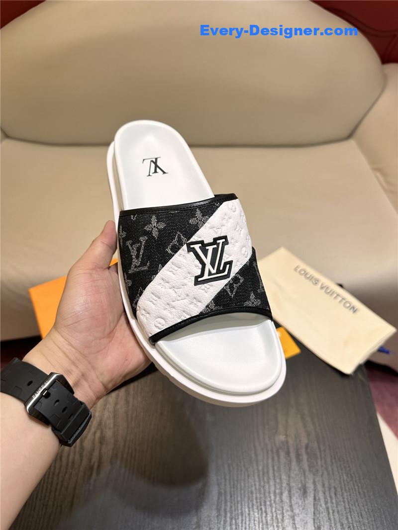 l0vis Vvtt0n lv sandals