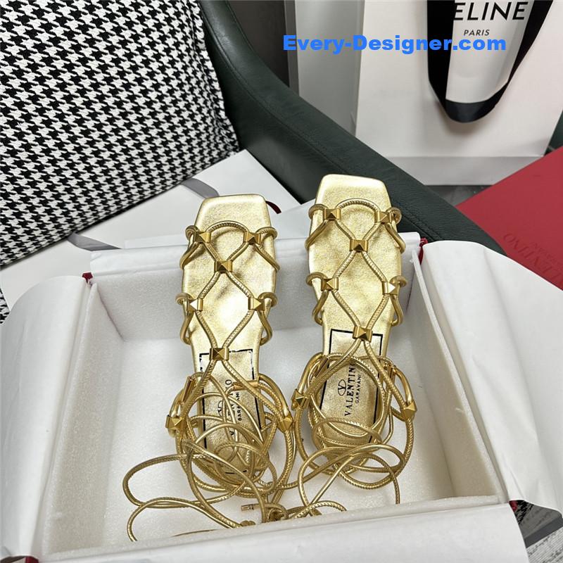 Va1e*ntin0 roman flat sandals