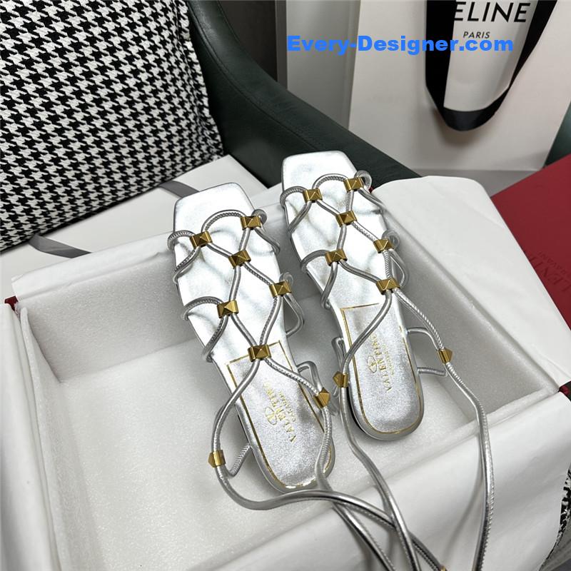 Va1e*ntin0 roman flat sandals