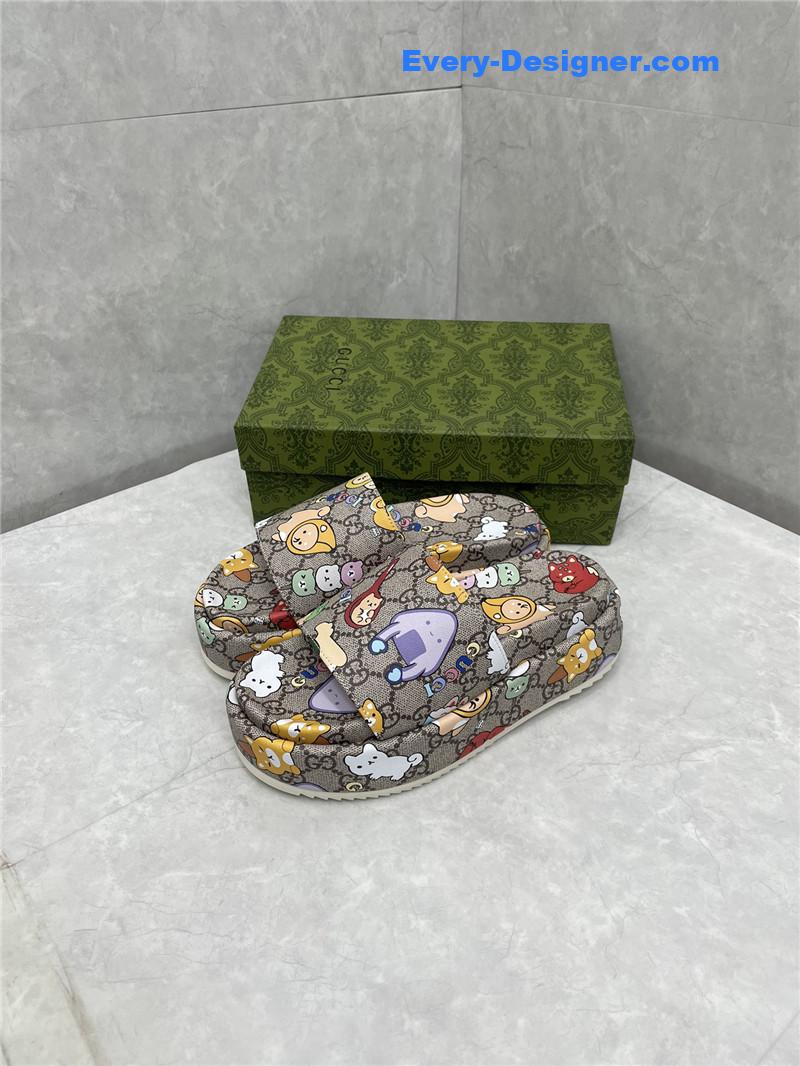Gucci new animal graffiti platform slippers