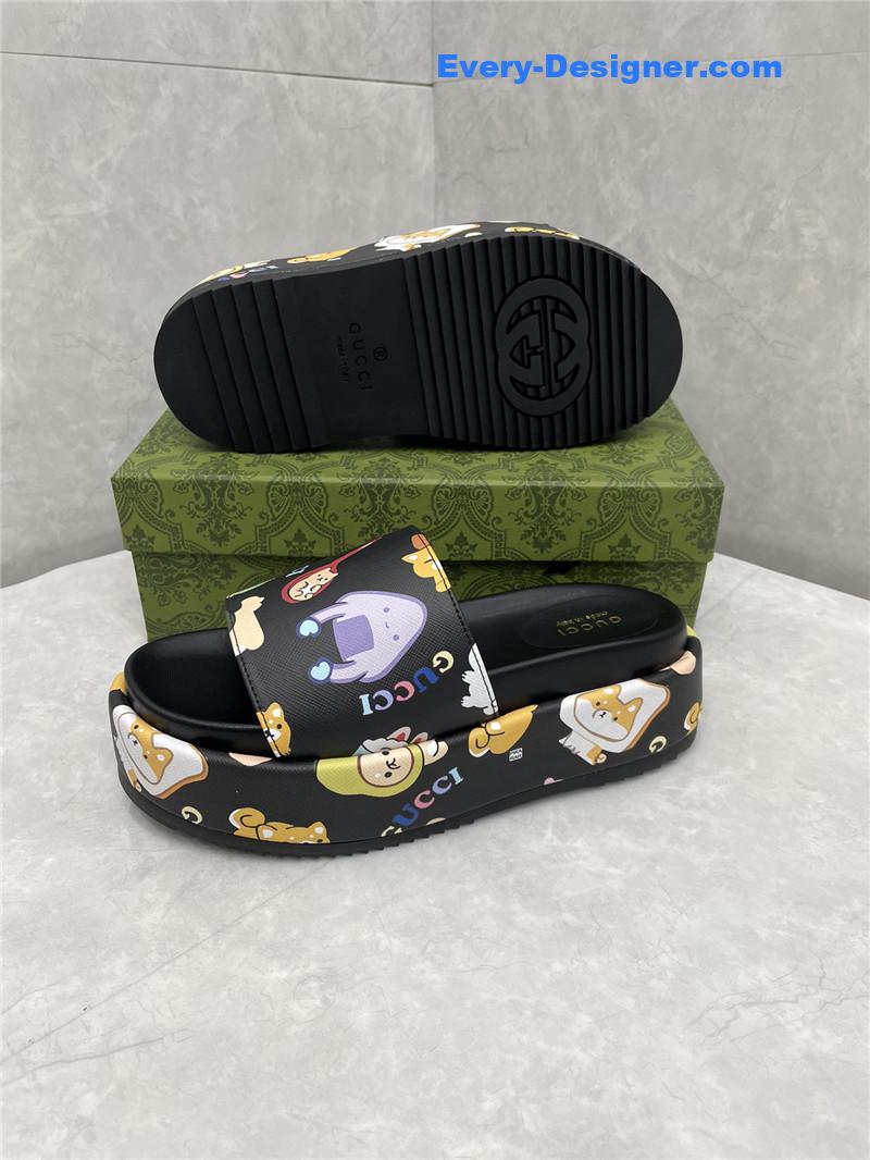 Gucci new animal graffiti platform slippers