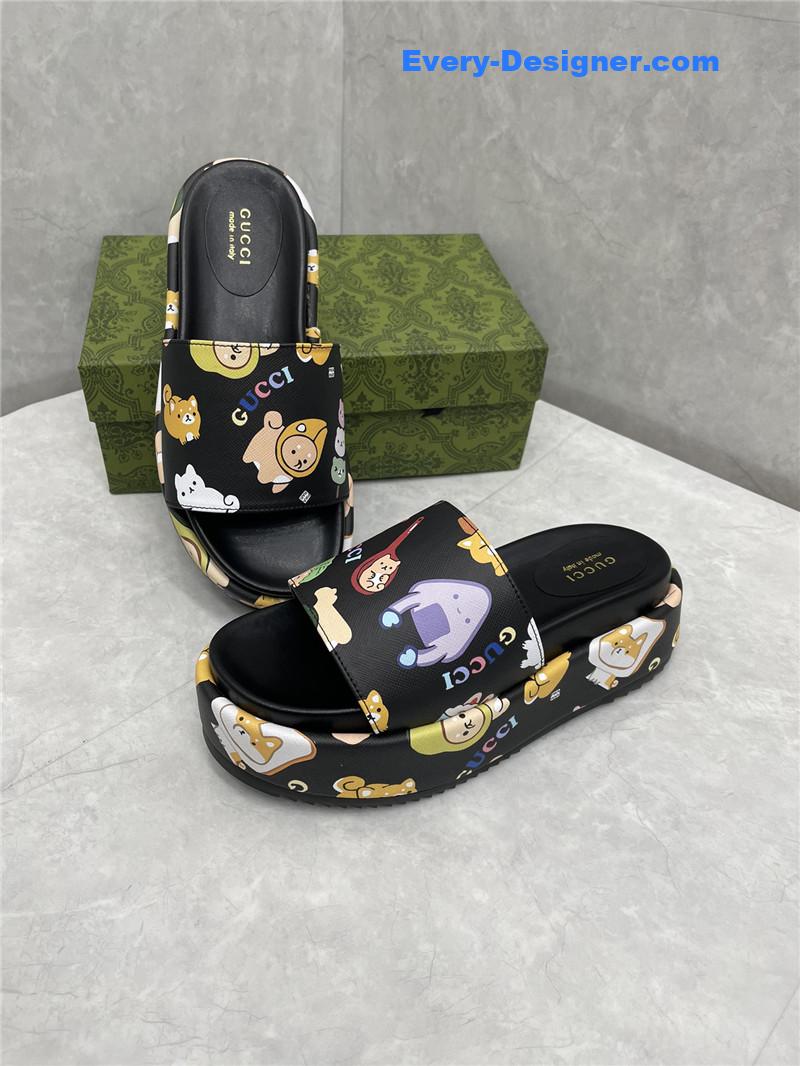 Gucci new animal graffiti platform slippers