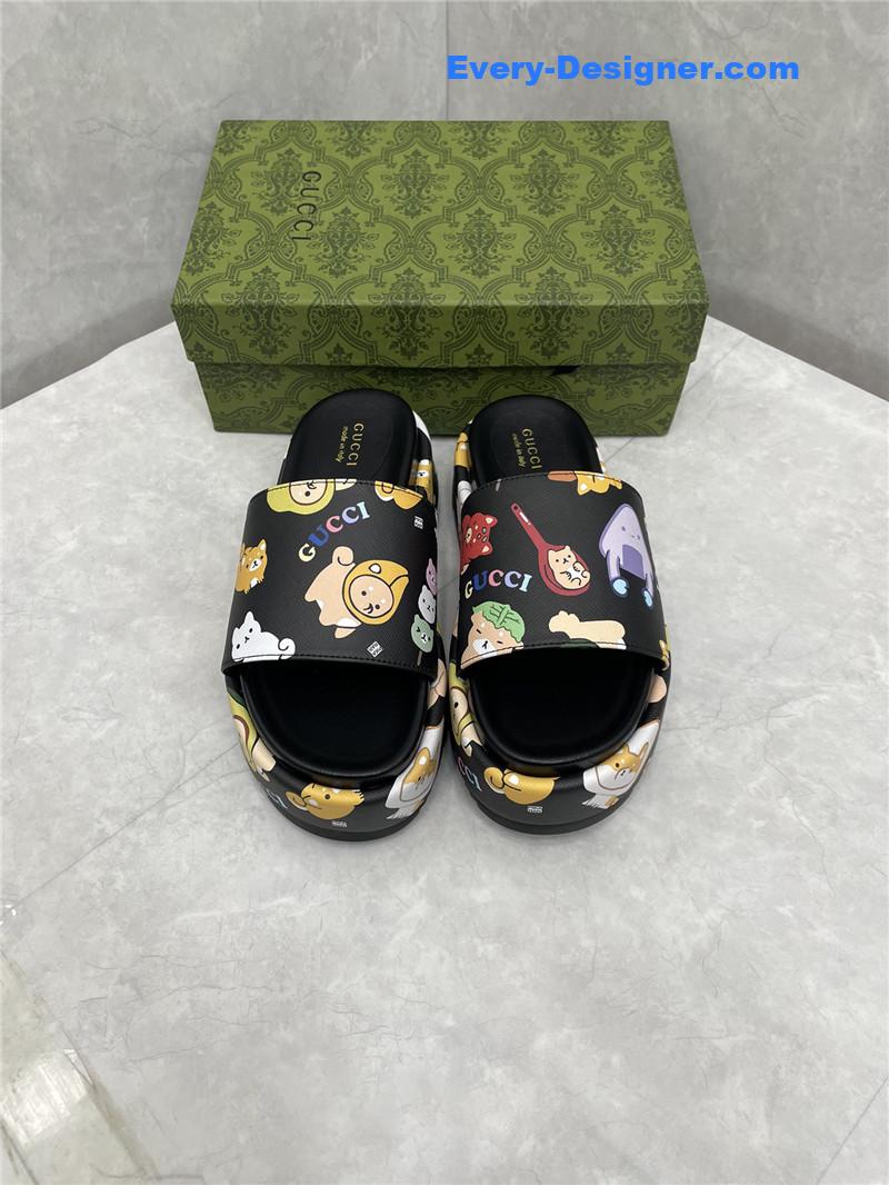 Gucci new animal graffiti platform slippers