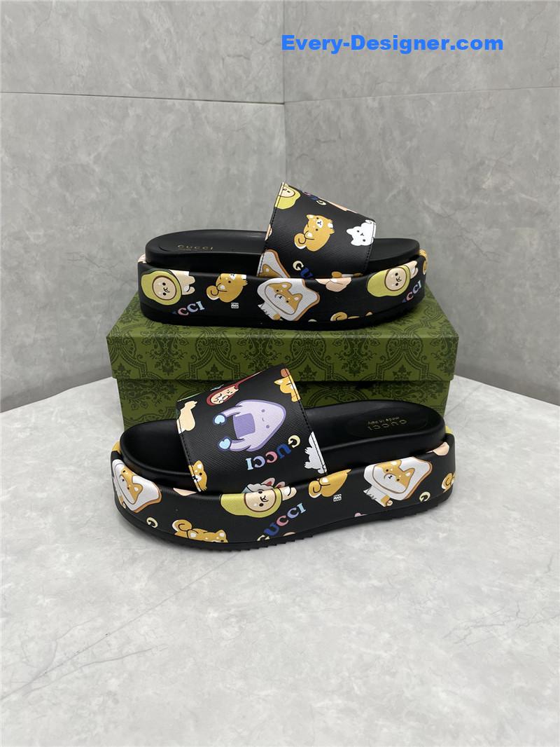 Gucci new animal graffiti platform slippers
