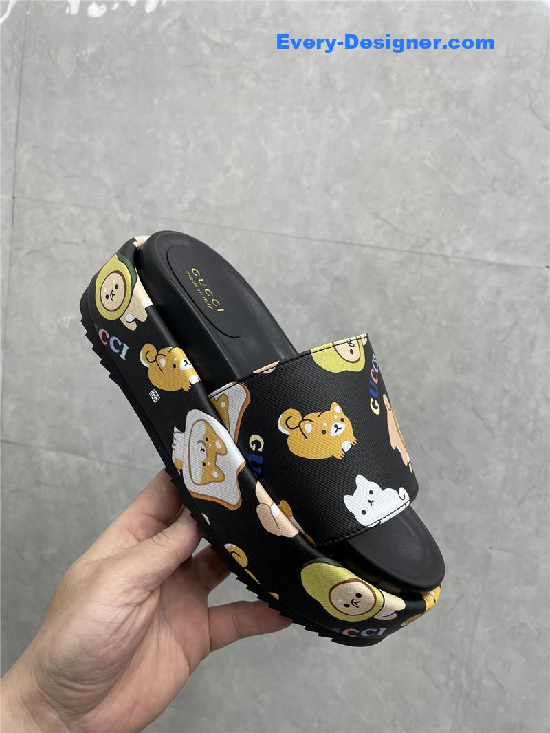 Gucci new animal graffiti platform slippers