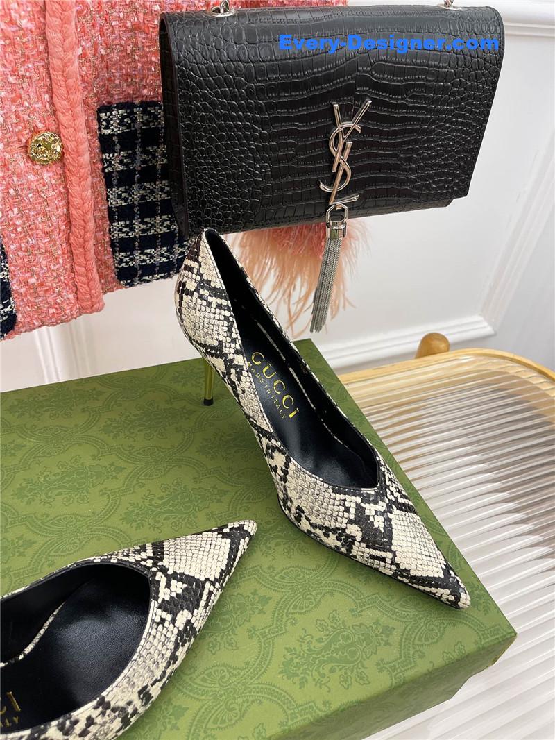 Gvc*1 metal heel pointed high heels