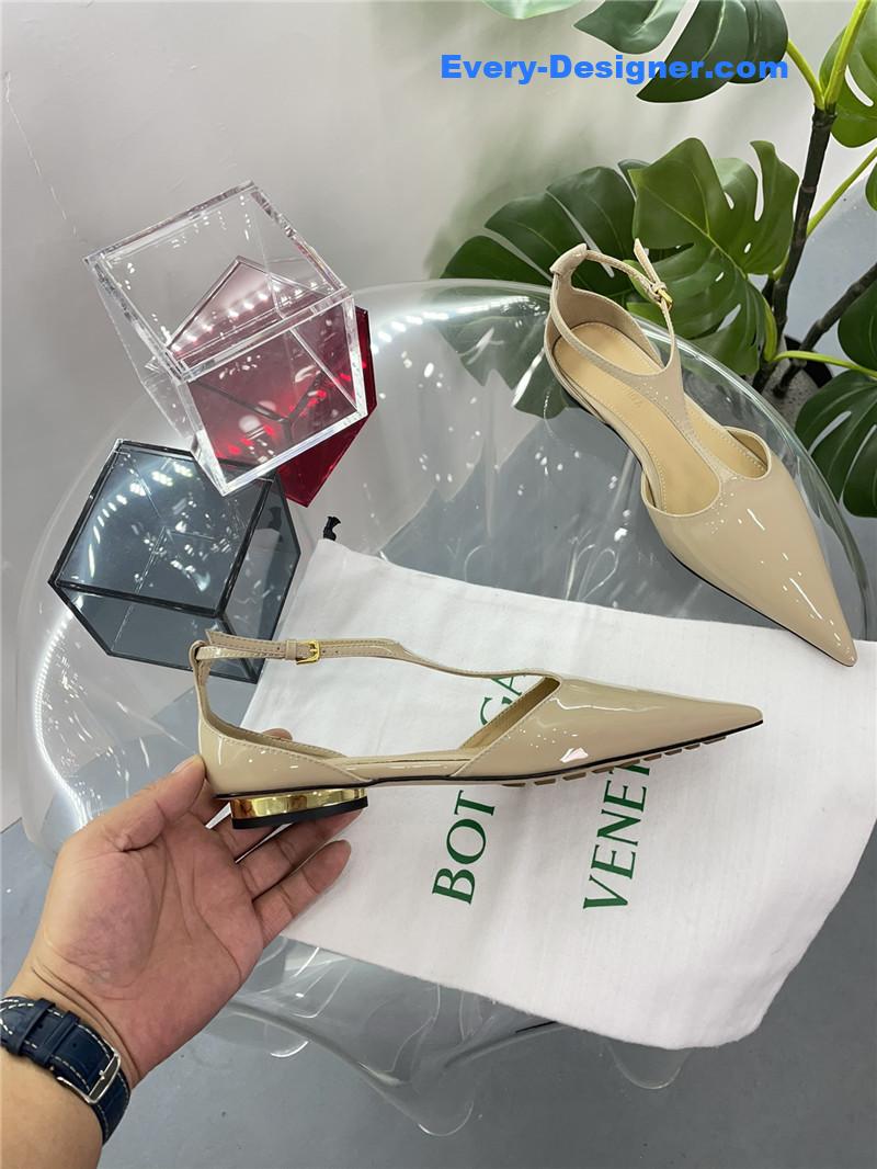 b0tt*ga Ven*ta new pointed shoes