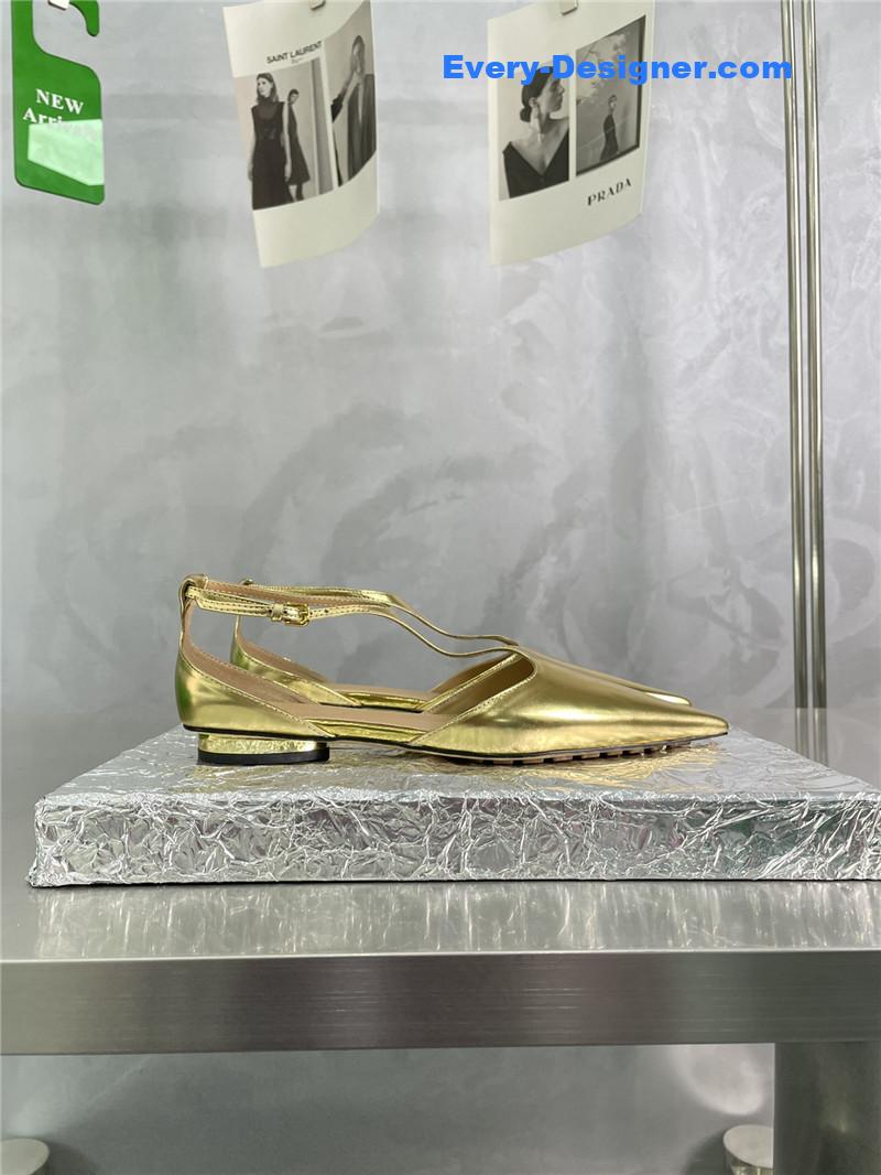 b0tt*ga Ven*ta new pointed shoes