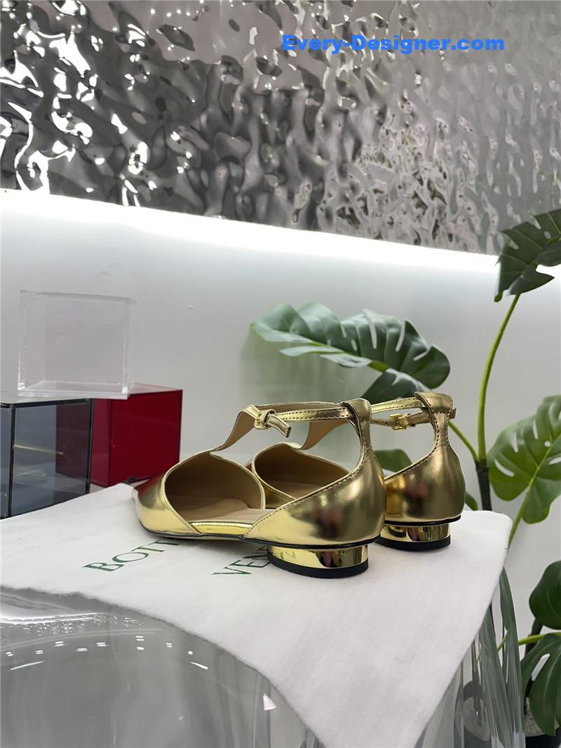 b0tt*ga Ven*ta new pointed shoes