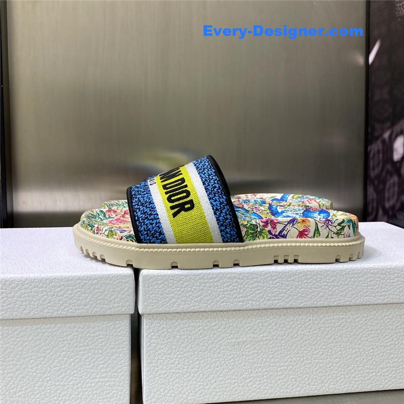 D10r platform jelly color women’s sandals