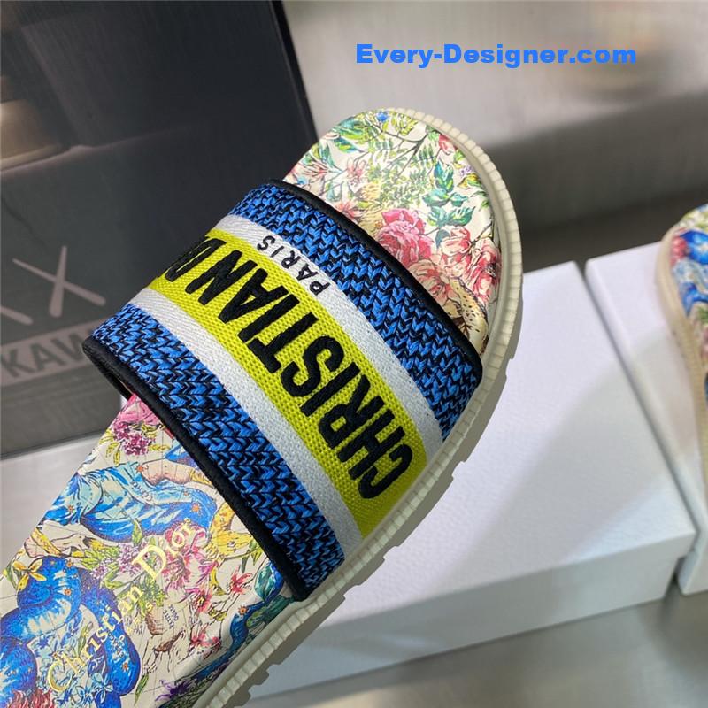 D10r platform jelly color women’s sandals