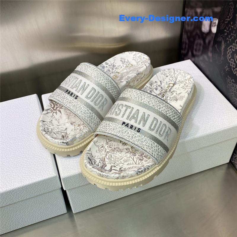 D10r platform jelly color women’s sandals