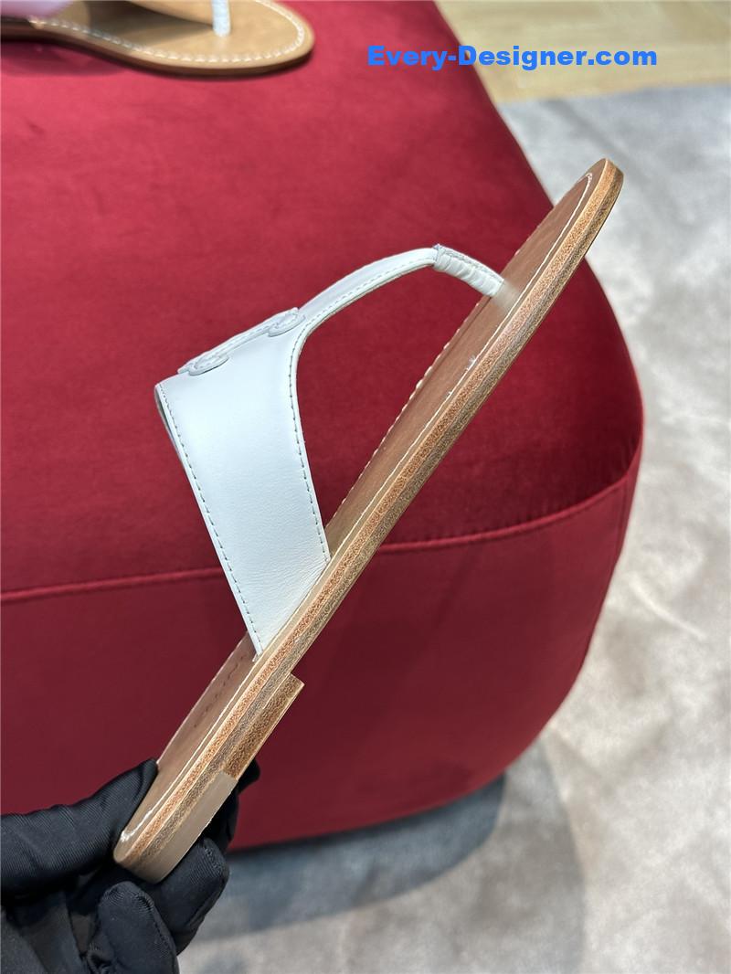 Ce1i*e arc de triomphe flip flops in leather