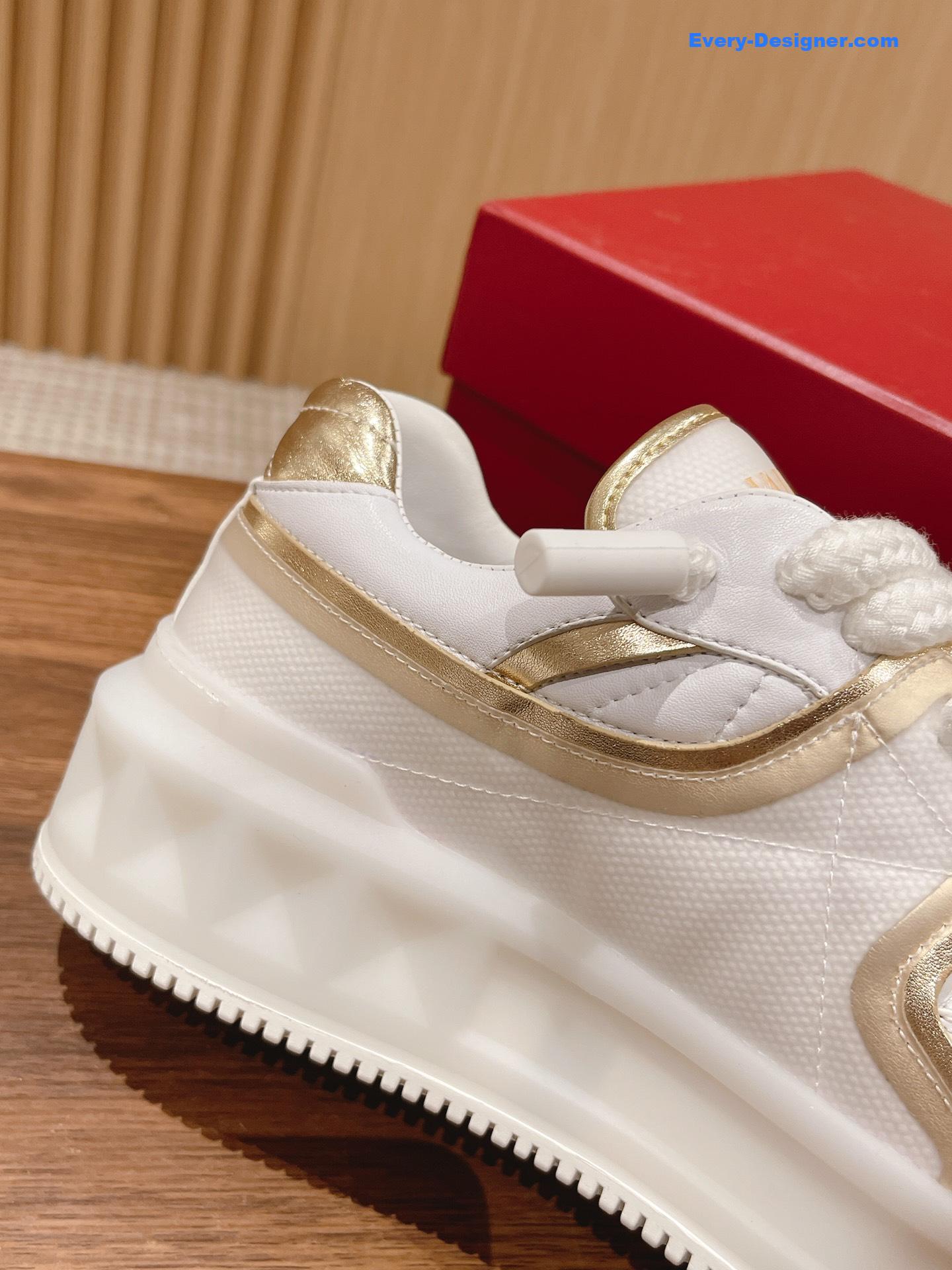 Va1e*ntin0 studded one stud low top sneakers