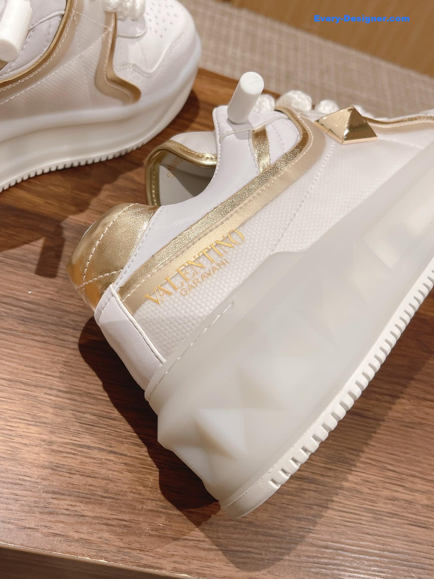 Va1e*ntin0 studded one stud low top sneakers