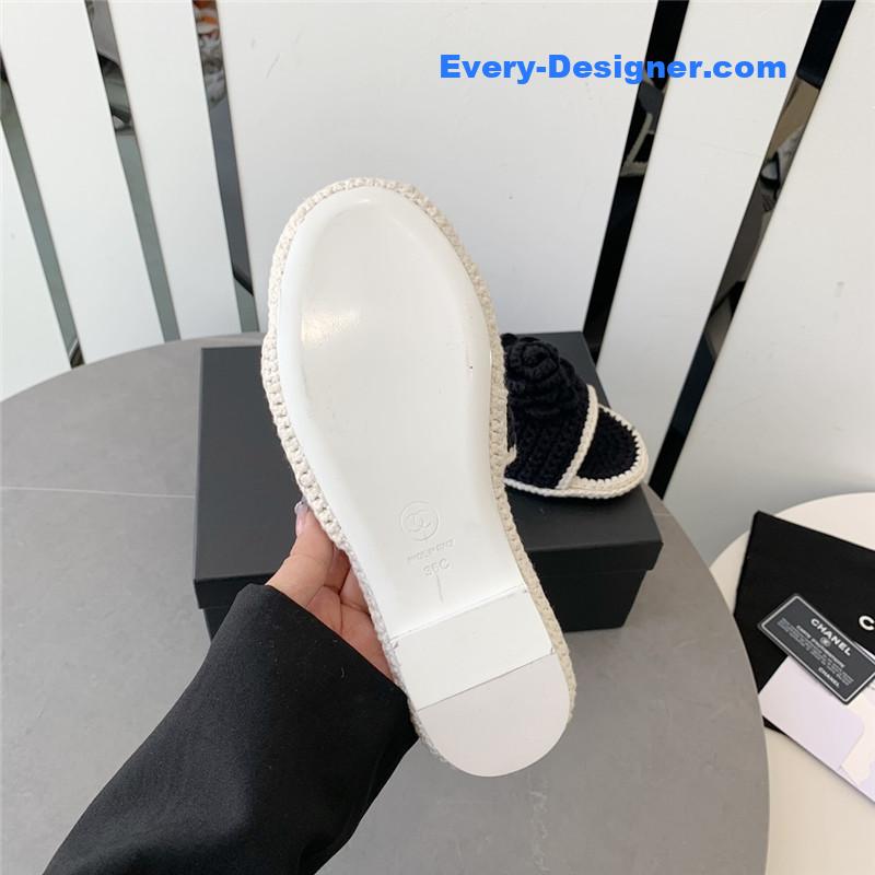 CC crochet honey slippers