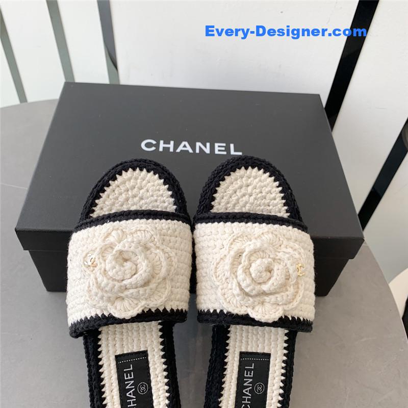CC crochet honey slippers