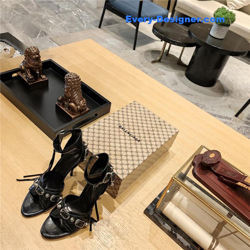 Ba1en*iaga studded fishmouth sandals