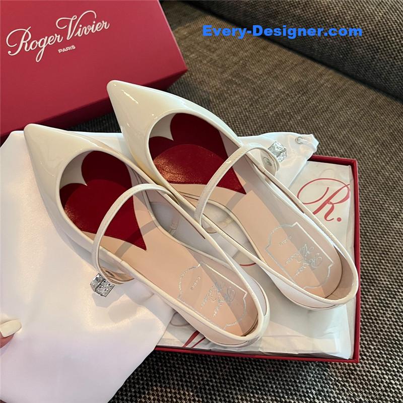 Roger vivier new side drill buckle high heels