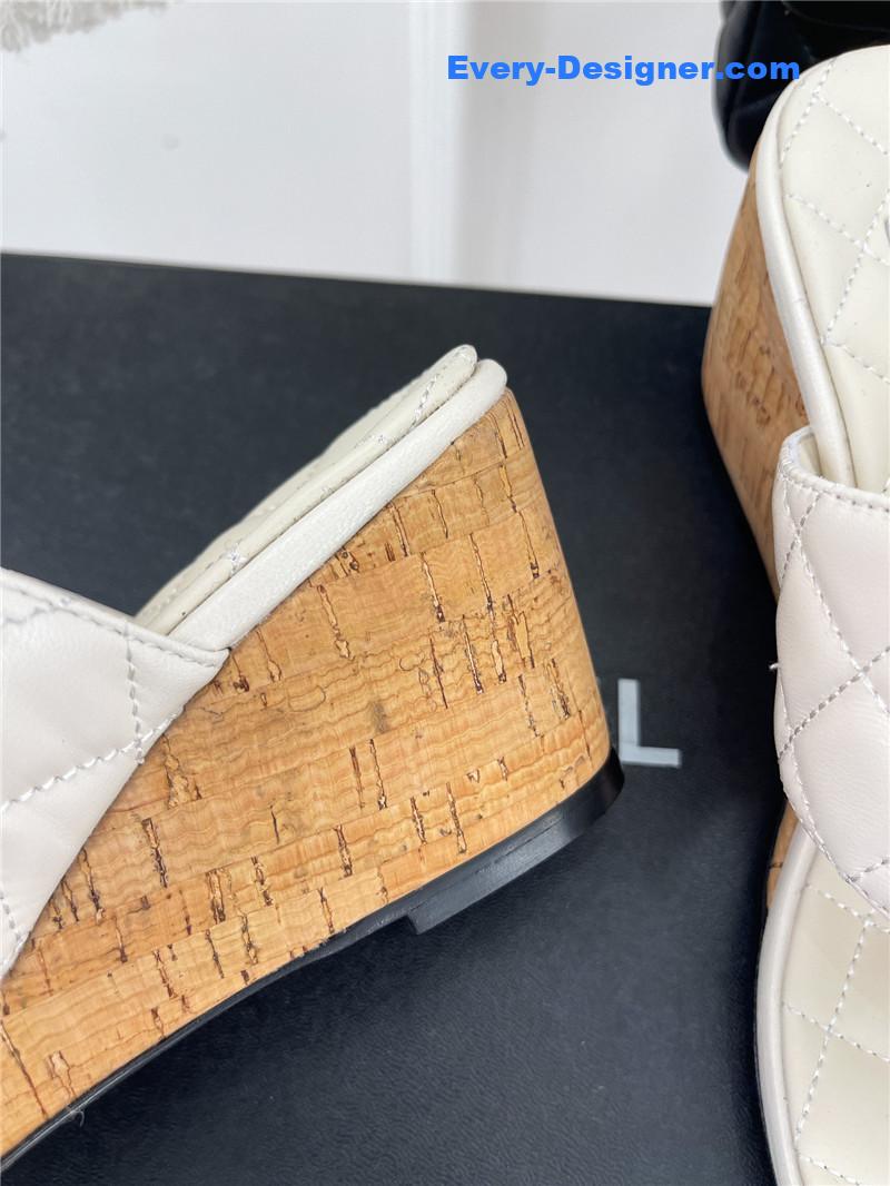 CC rhombus CC logo chain buckle slippers