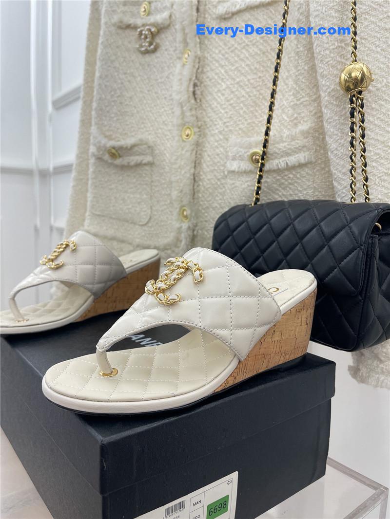 CC rhombus CC logo chain buckle slippers