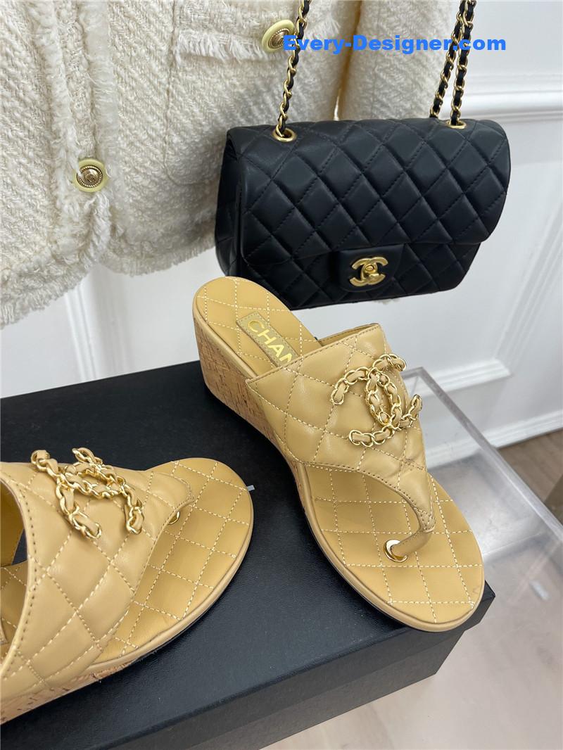 CC rhombus CC logo chain buckle slippers
