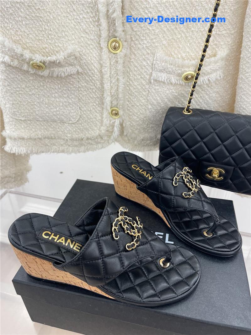 CC rhombus CC logo chain buckle slippers