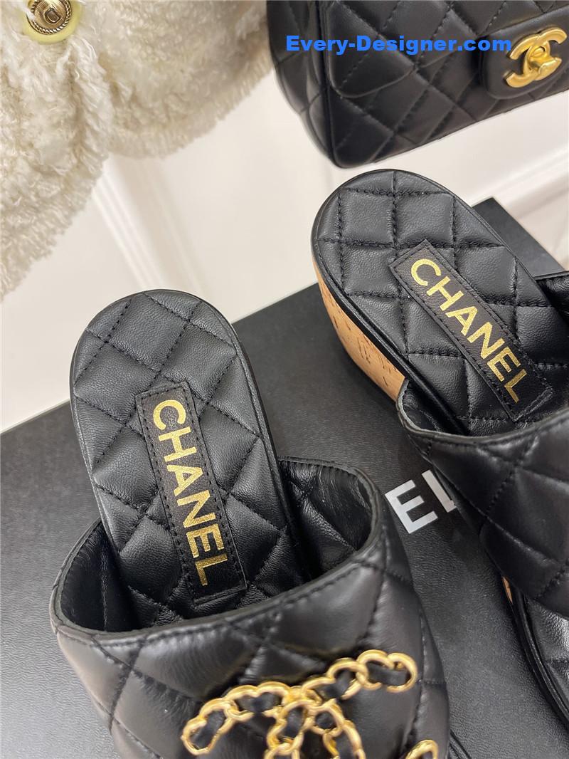 CC rhombus CC logo chain buckle slippers