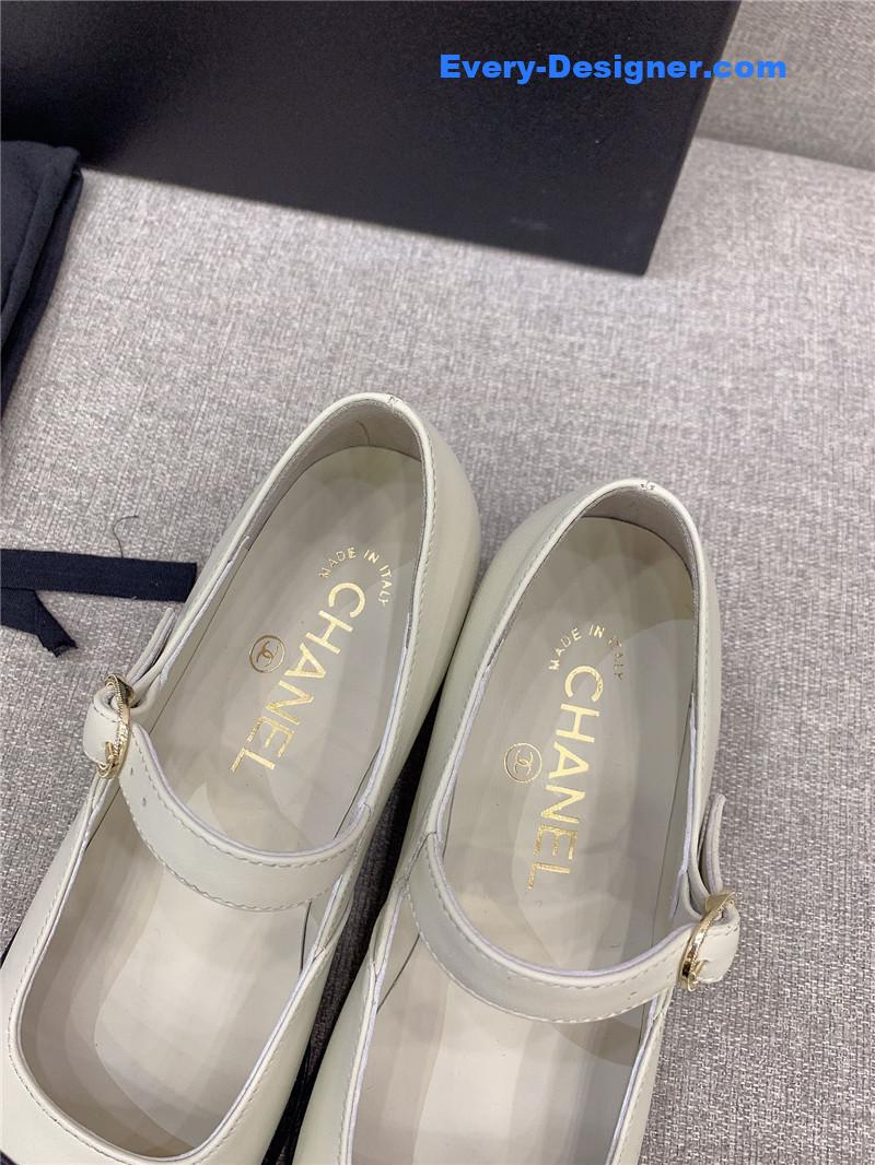 CC new thick heel square toe shoes