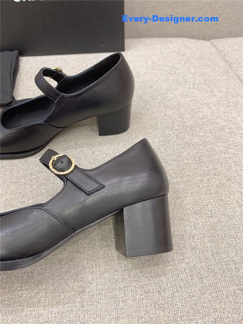 CC new thick heel square toe shoes