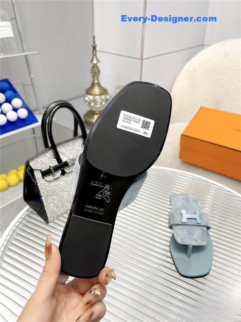 H**me5 classic h buckle sandals