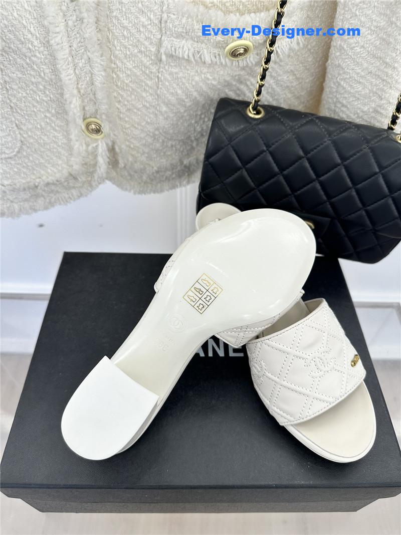CC rhombus CC logo chunky heel slippers