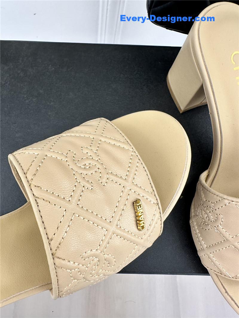 CC rhombus CC logo chunky heel slippers