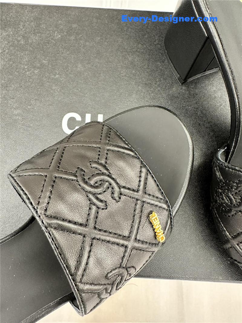 CC rhombus CC logo chunky heel slippers