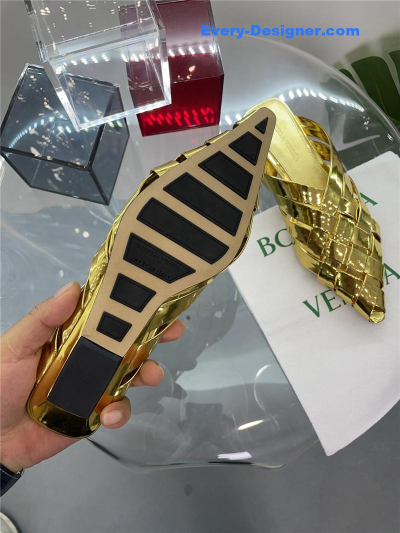 b0tt*ga Ven*ta square toe flat woven slides