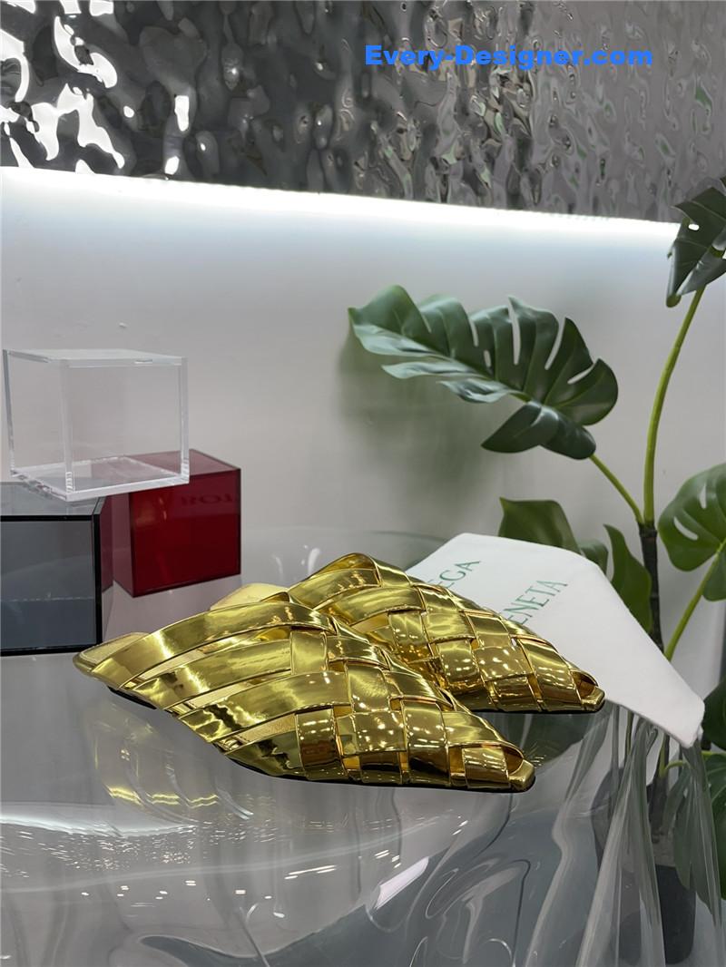 b0tt*ga Ven*ta square toe flat woven slides