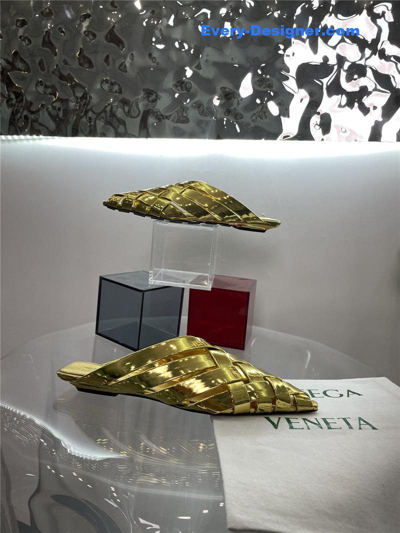 b0tt*ga Ven*ta square toe flat woven slides