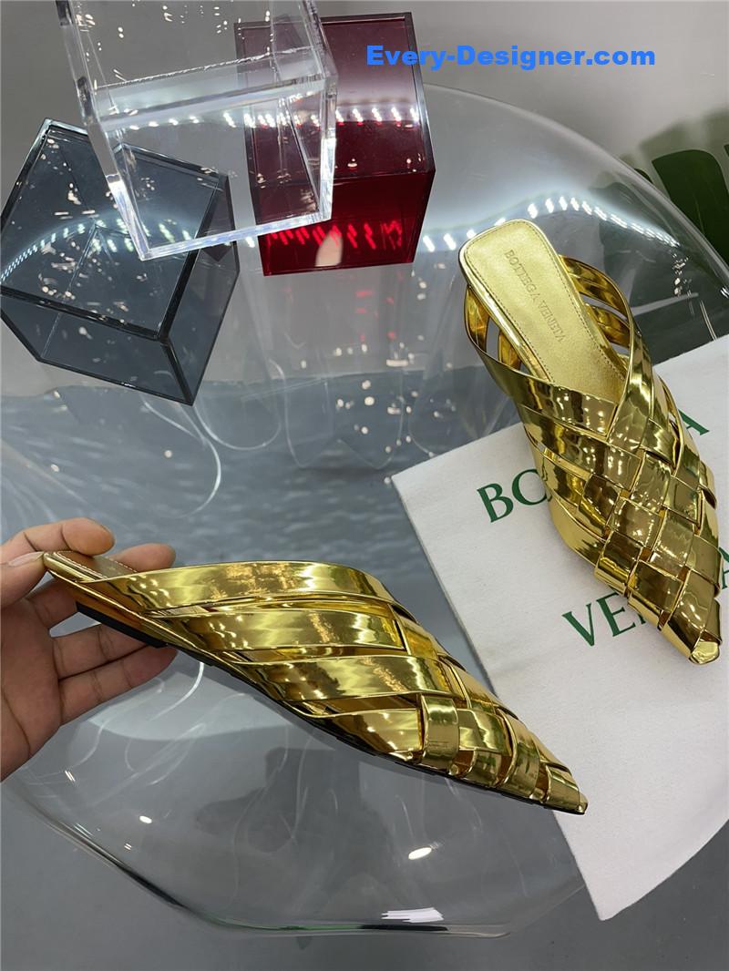 b0tt*ga Ven*ta square toe flat woven slides