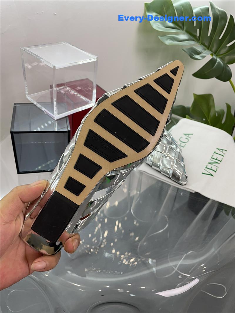 b0tt*ga Ven*ta square toe flat woven slides