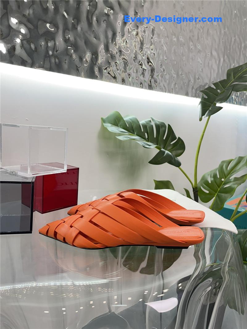 b0tt*ga Ven*ta square toe flat woven slides