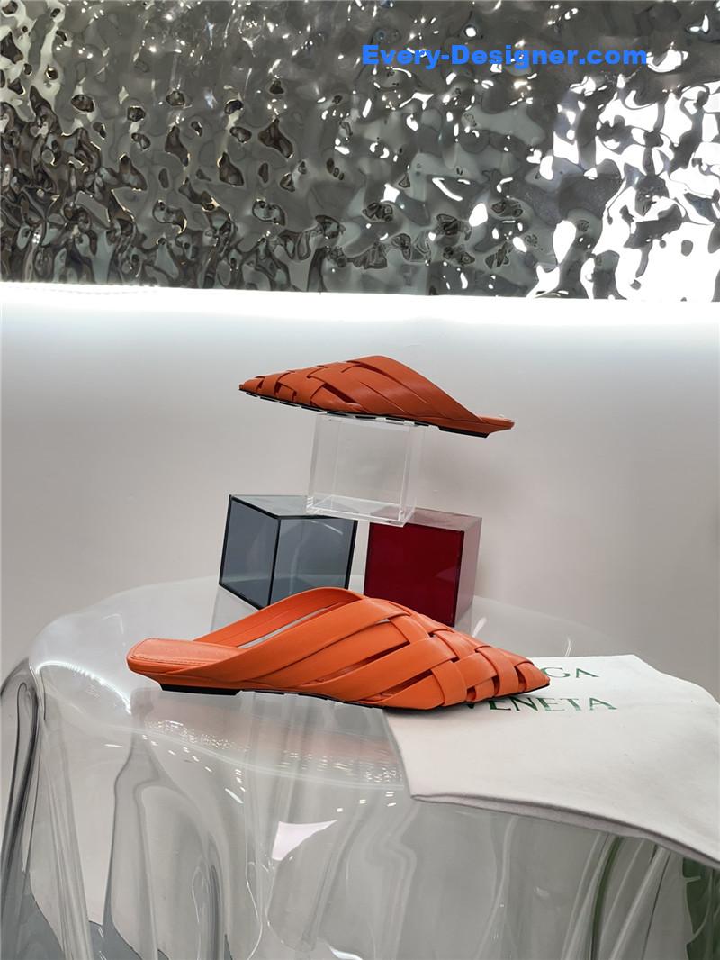 b0tt*ga Ven*ta square toe flat woven slides