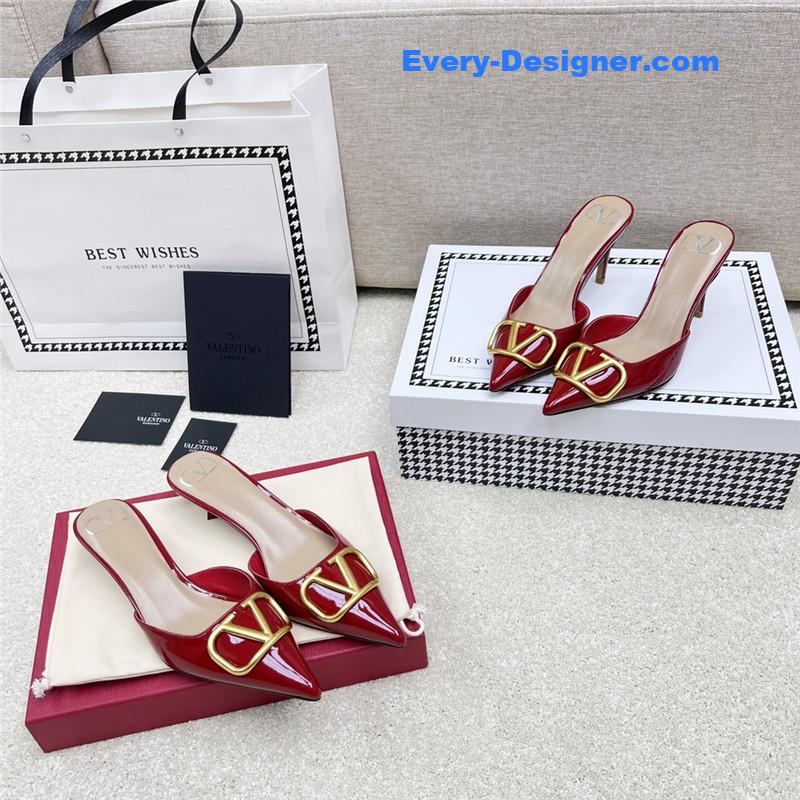 Va1e*ntin0 latest v logo buckle back air slippers