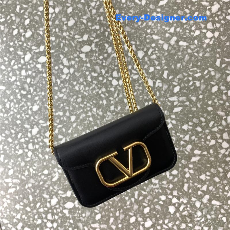Va1e*ntin0 v logo leather bag