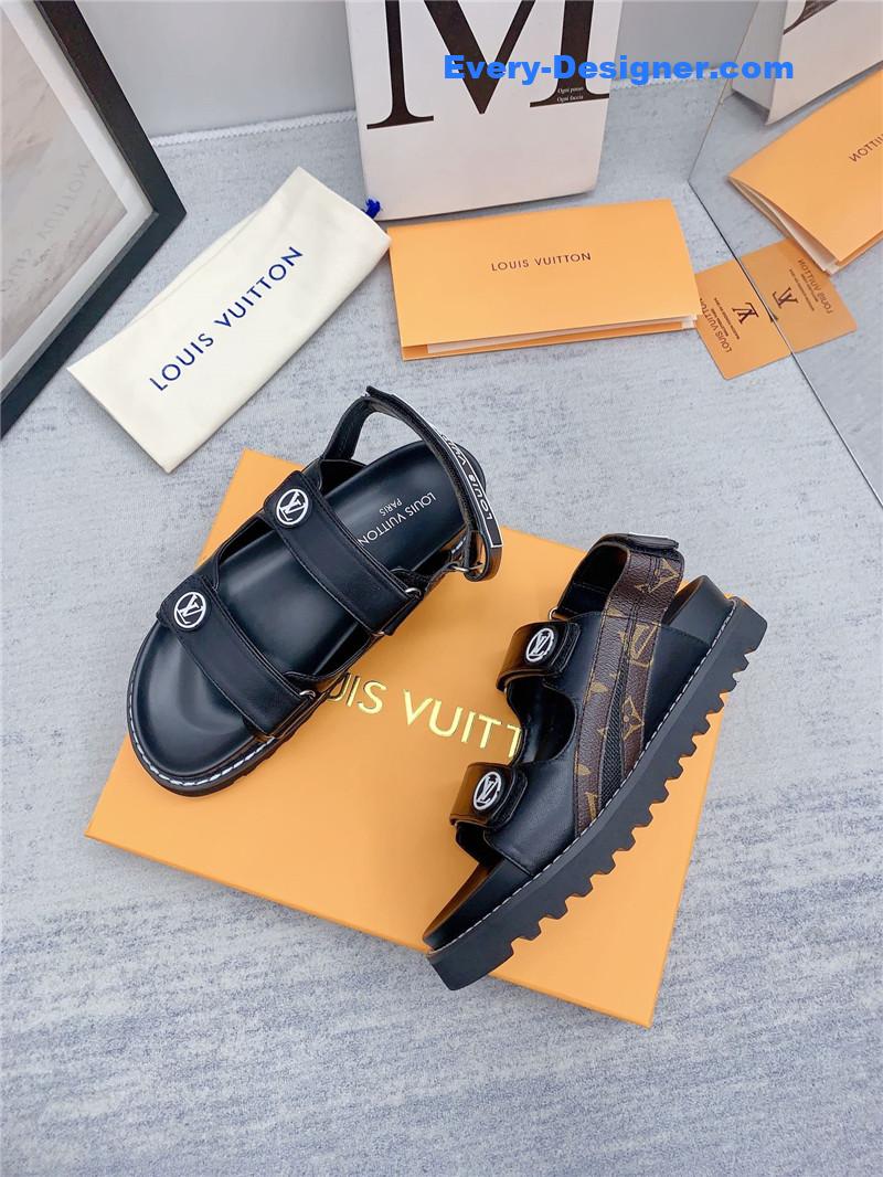 l0vis Vvtt0n lv archlight beach sandals