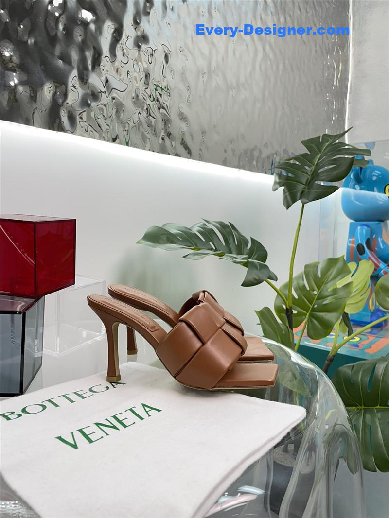 b0tt*ga Ven*ta windmill cube slippers