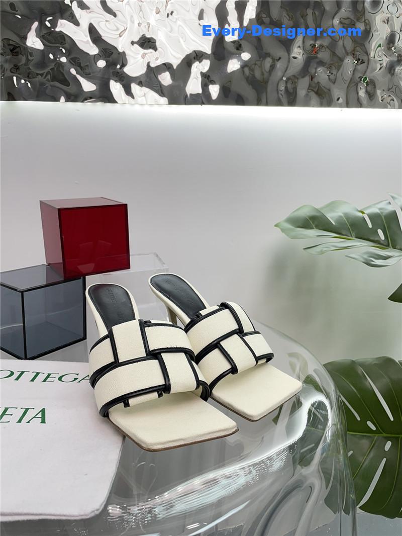 b0tt*ga Ven*ta windmill cube slippers