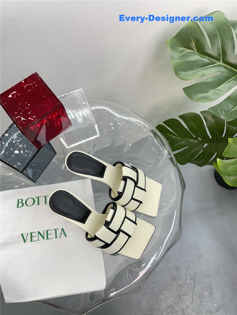 b0tt*ga Ven*ta windmill cube slippers