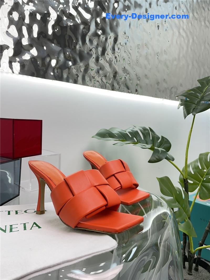 b0tt*ga Ven*ta windmill cube slippers