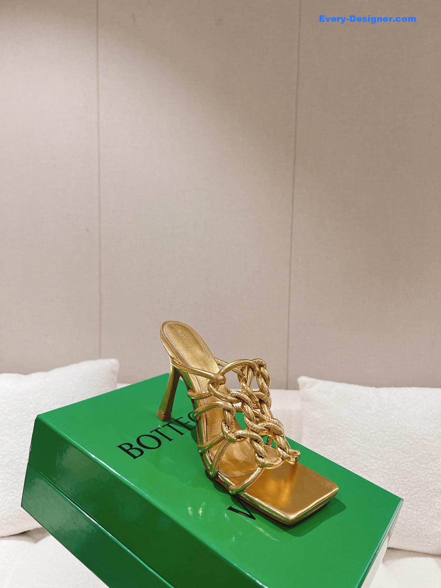 b0tt*ga Ven*ta handwoven sandals