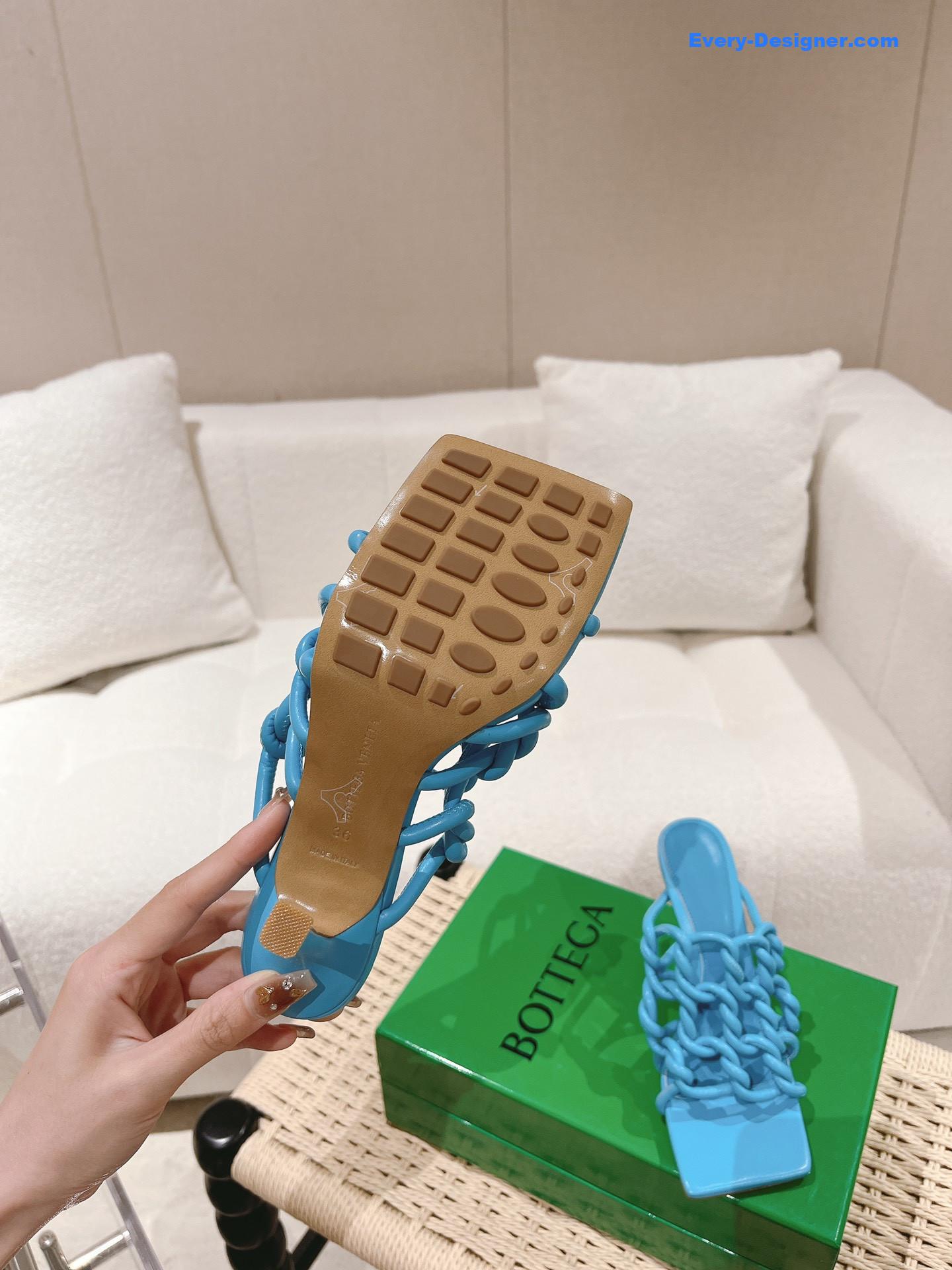 b0tt*ga Ven*ta handwoven sandals